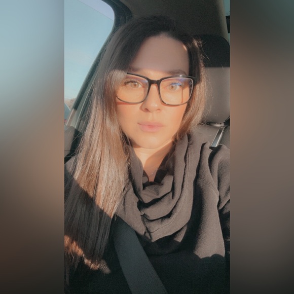 Meet your Posher, Vanessa - Picture 1 of 1